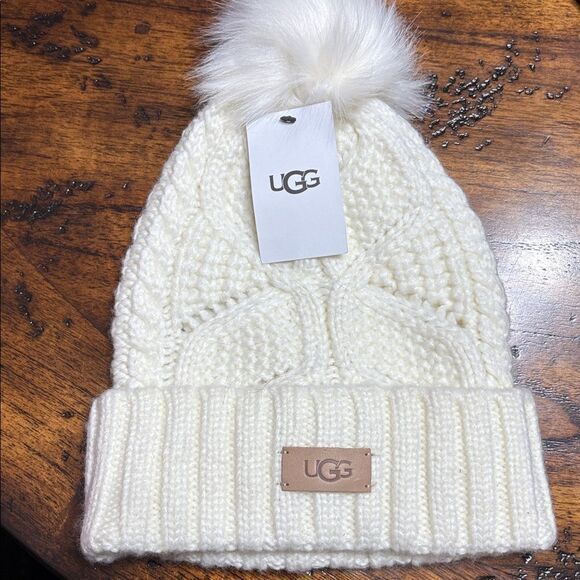NWT UGG Cable knit hat with fleece lining! main image 4